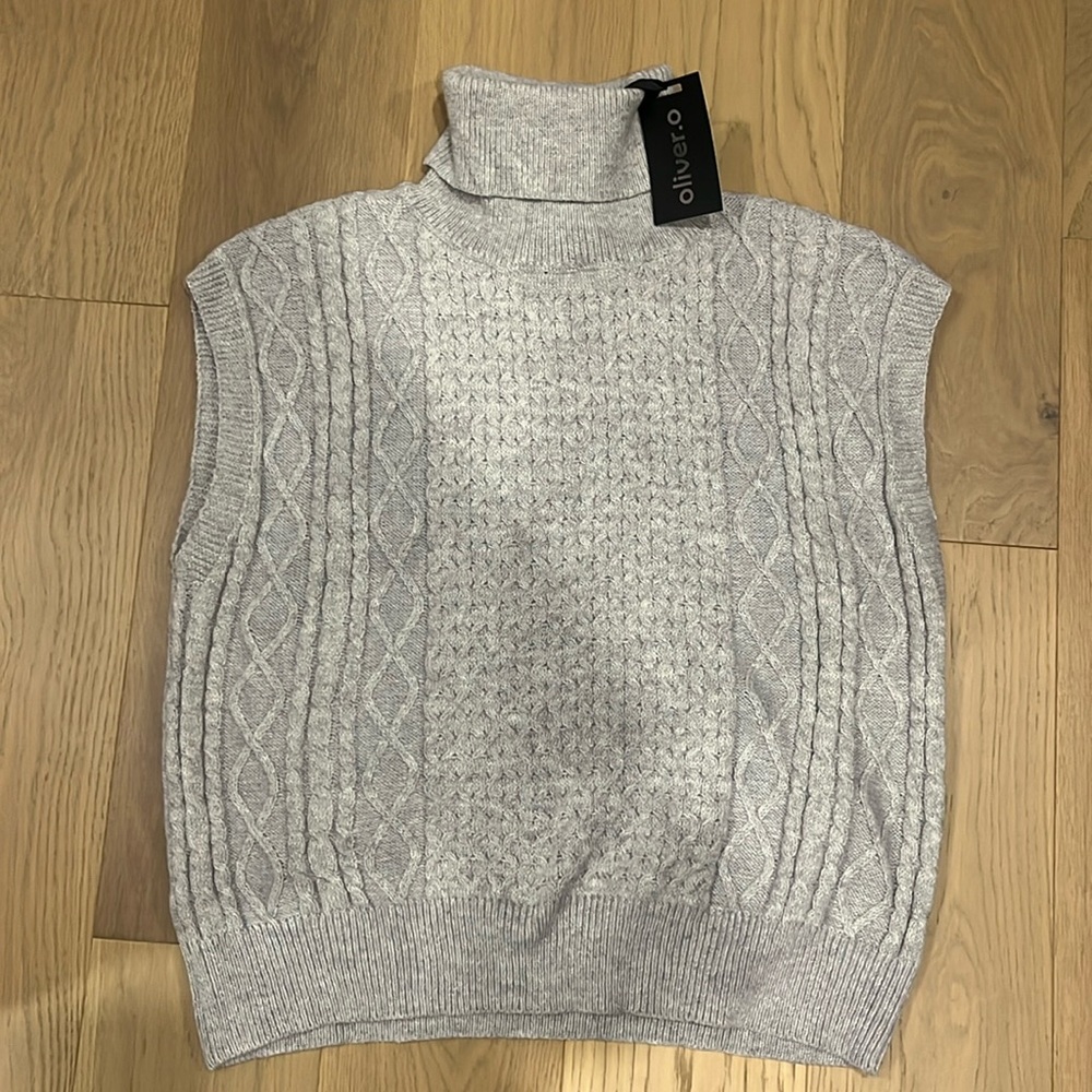 BNWT Sleeveless Sweater
